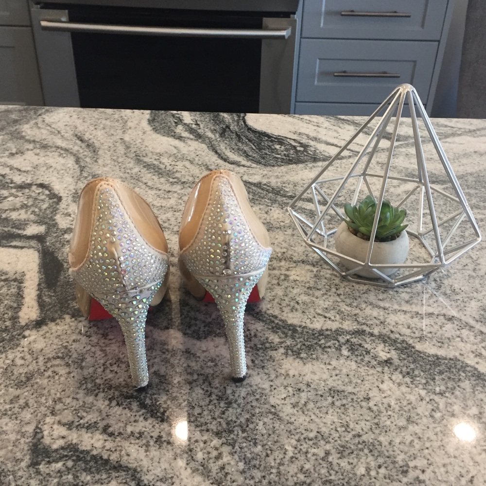 Beige Heels with Crystal gems - Picture 2 of 8